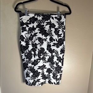 LuLaRoe Black and White Pencil Skirt Knee-Length